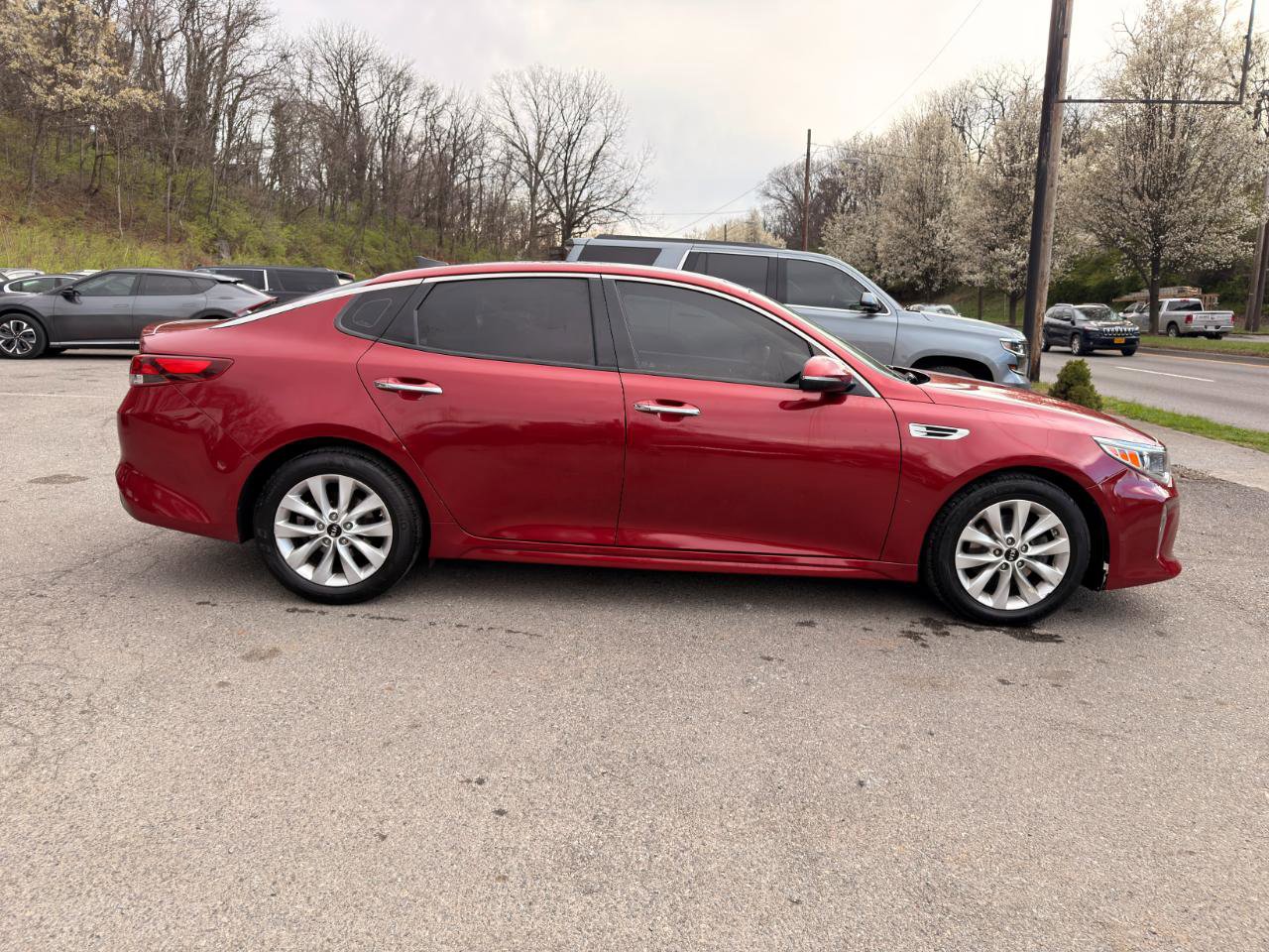 Used 2018 Kia Optima S w/ Panoramic Sunroof Package image 4