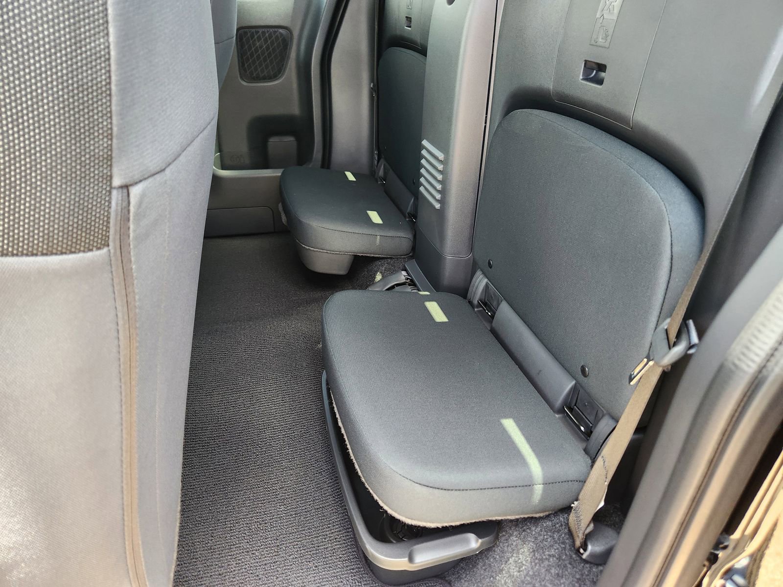 New 2025 Nissan Frontier SV image 24