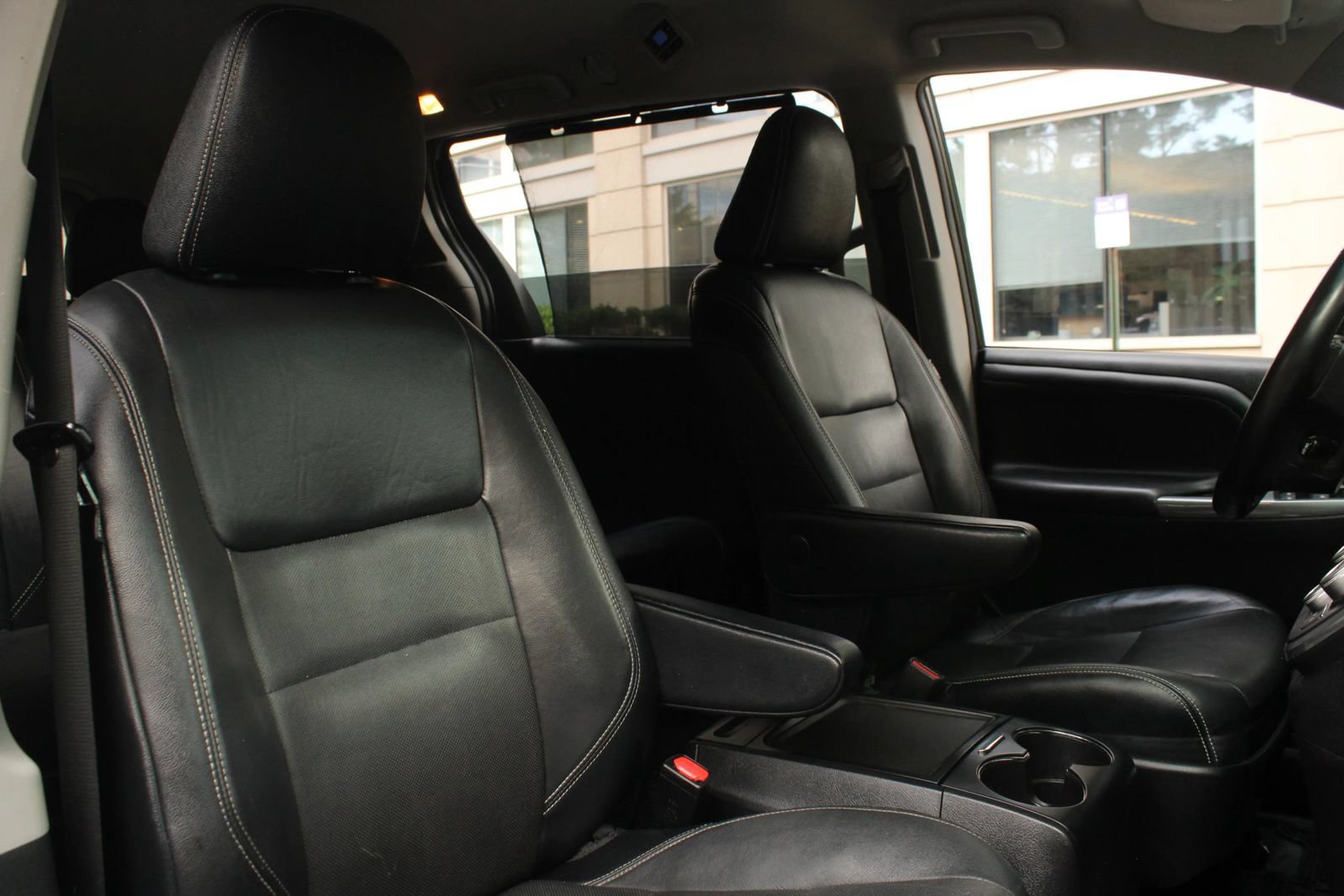 Used 2015 Toyota Sienna SE FWD image 26