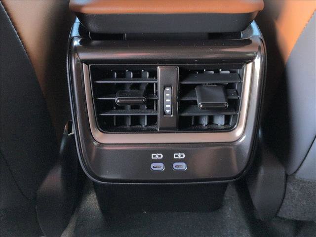 Used 2025 Toyota Crown Signia image 18