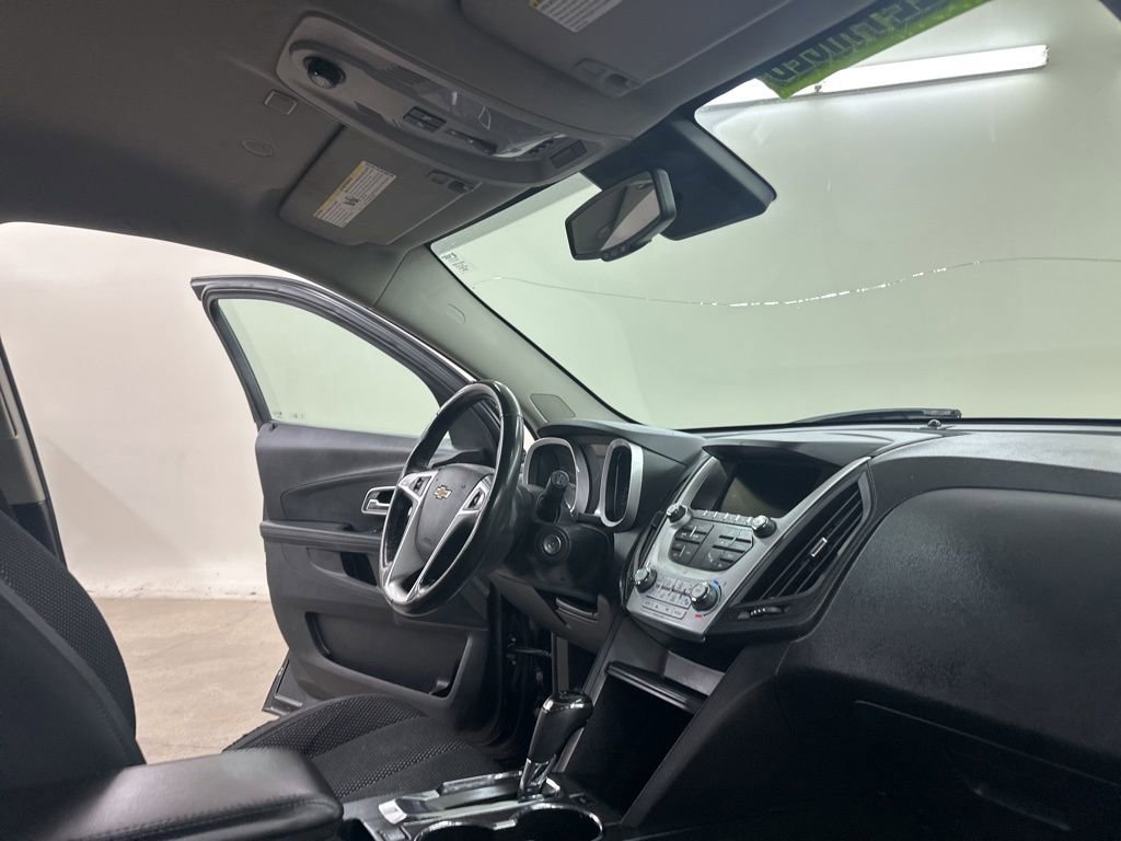 Used 2017 Chevrolet Equinox LT w/ Convenience Package image 19