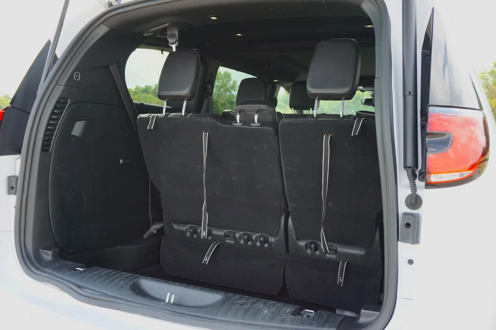 Used 2025 Chrysler Pacifica Limited FWD image 39