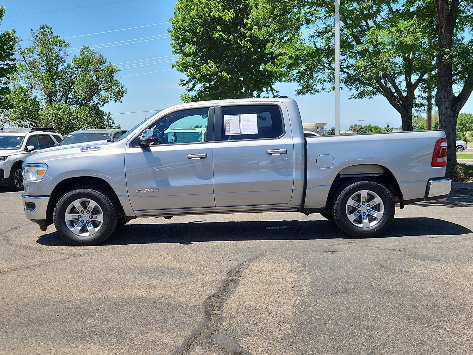Used 2023 RAM 1500 Laramie AWD/4WD image 2