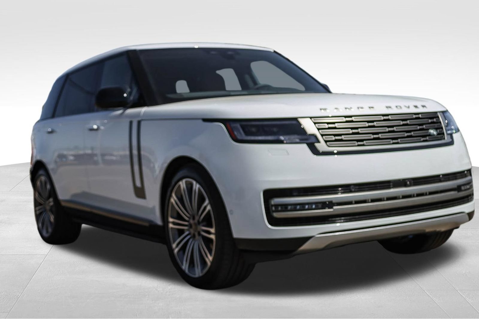 New 2026 Land Rover Range Rover Long Wheelbase SE AWD/4WD image 3