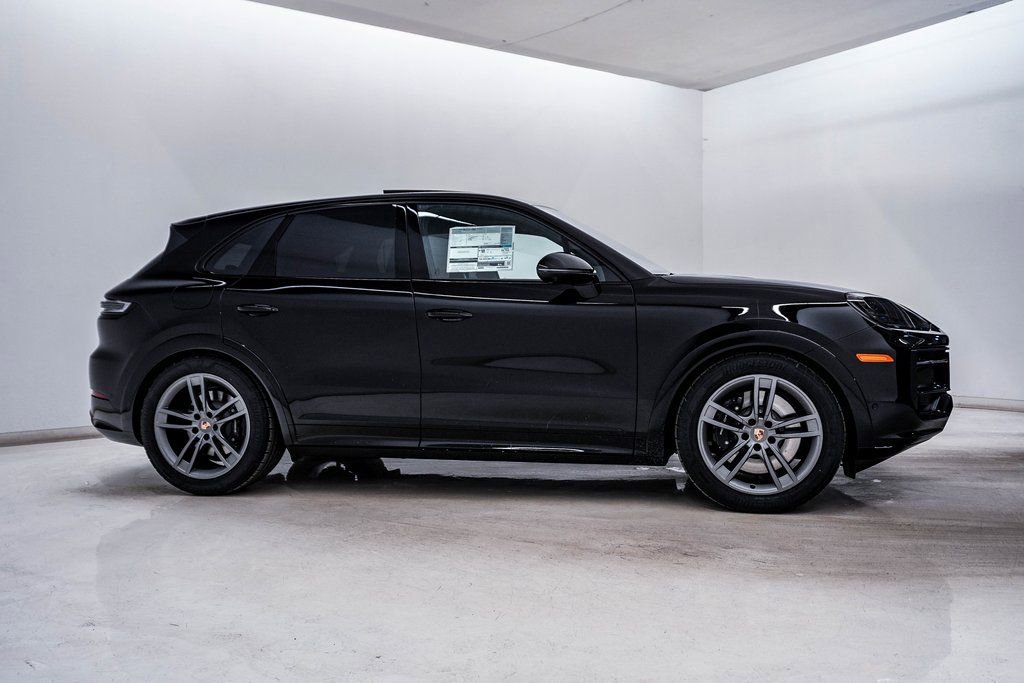 New 2026 Porsche Cayenne GTS image 9