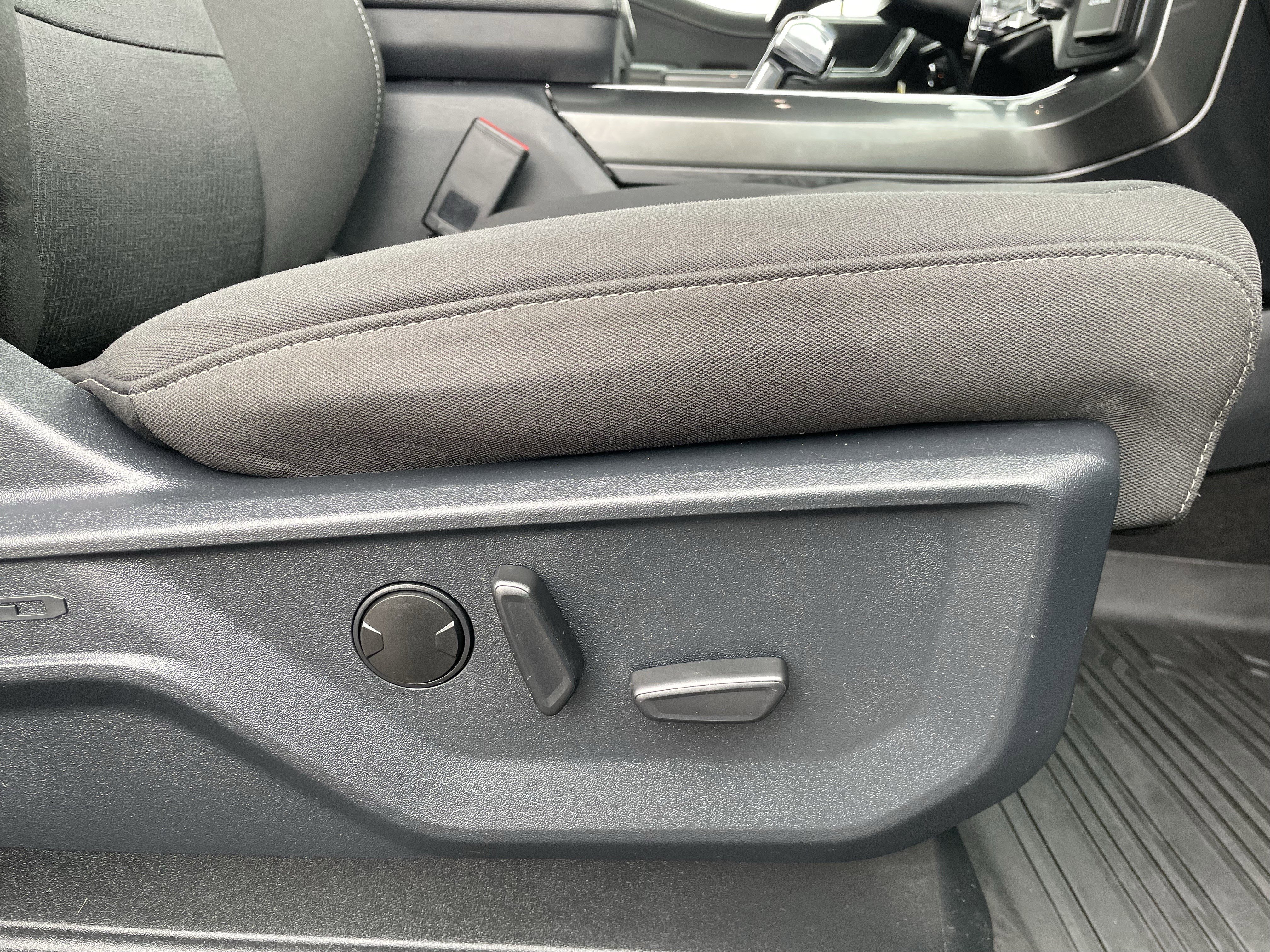 Used 2023 Ford F150 Lariat image 38