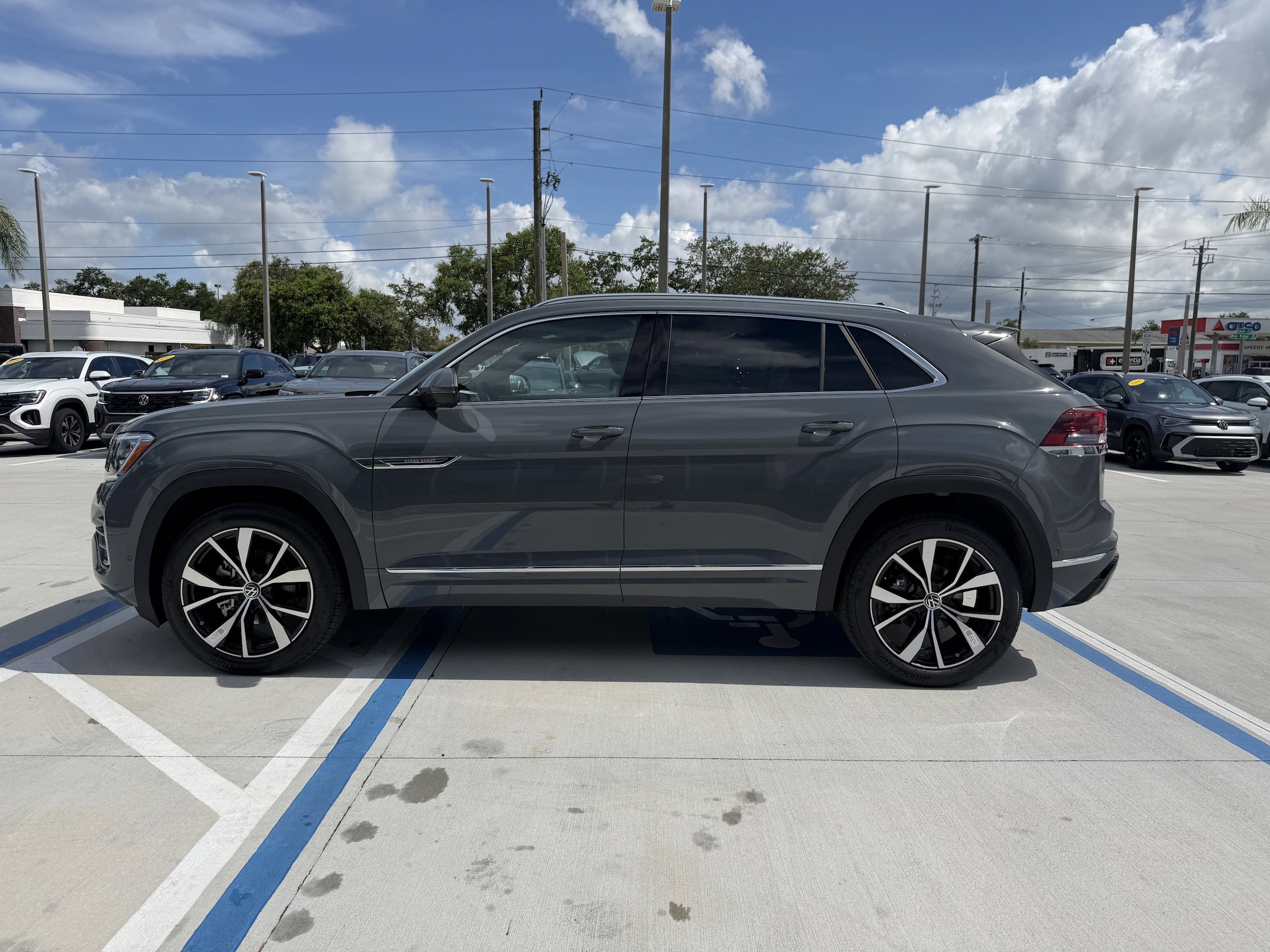 New 2026 Volkswagen Atlas Cross Sport SEL Premium R-Line AWD/4WD image 7