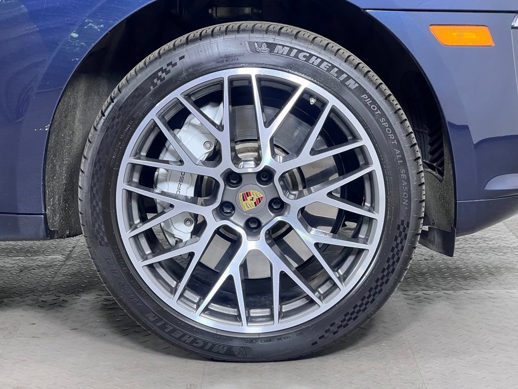 Certified 2020 Porsche Macan Turbo AWD/4WD image 13