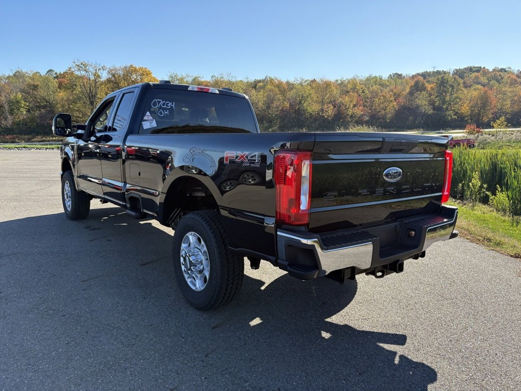 New 2026 Ford F350 XLT w/ FX4 Off-Road Package AWD/4WD image 3