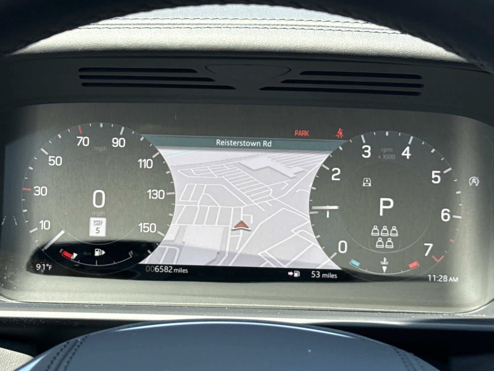 Used 2024 Land Rover Discovery Metropolitan Edition AWD/4WD image 24