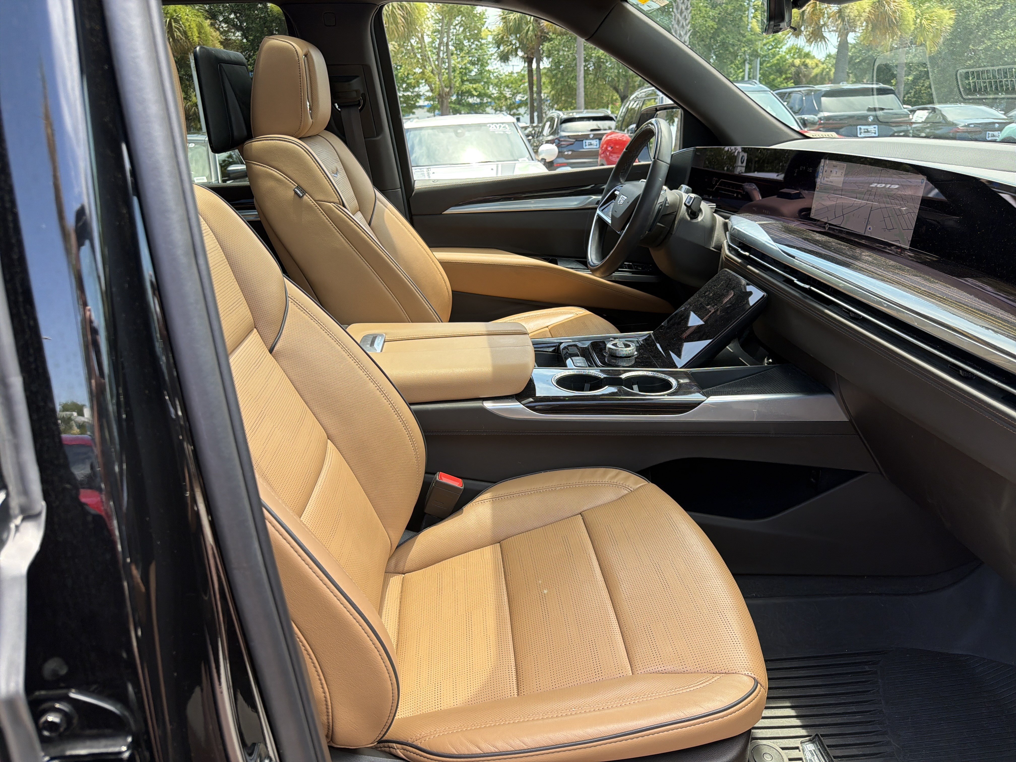Used 2025 Cadillac Escalade Premium Luxury w/ Touring Package AWD/4WD image 35