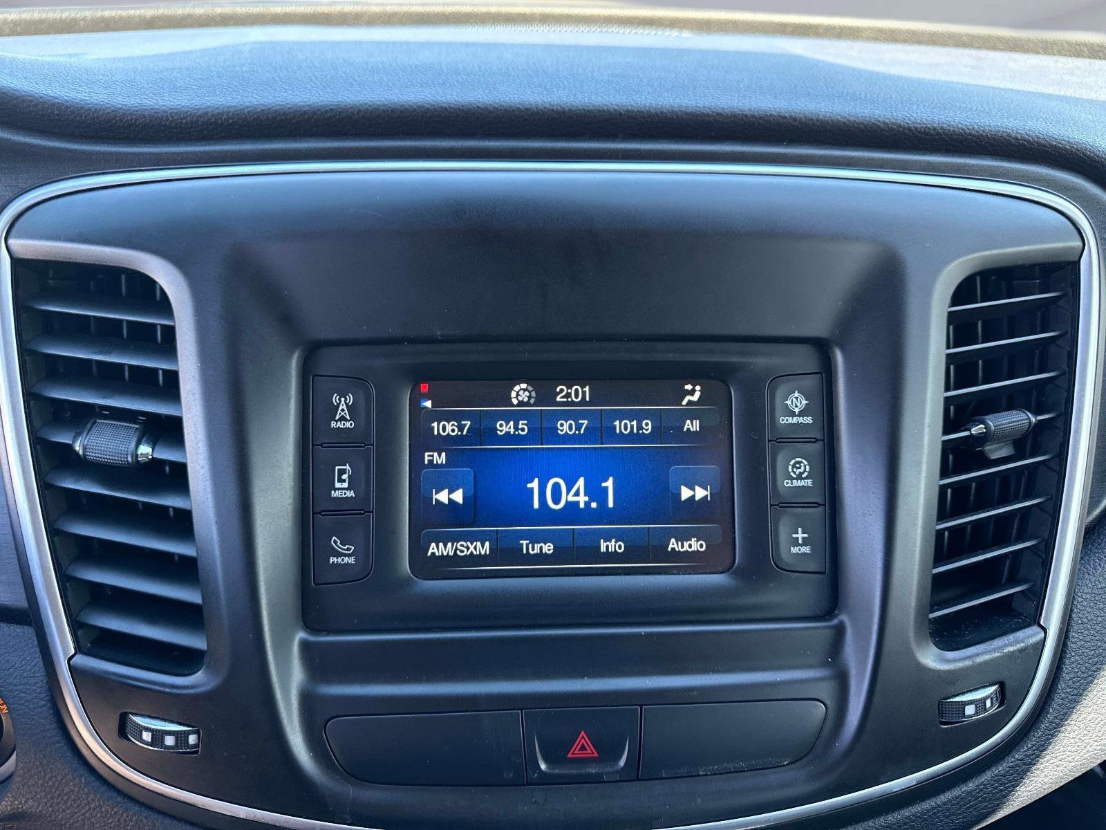 Used 2015 Chrysler 200 Limited w/ Convenience Group image 23