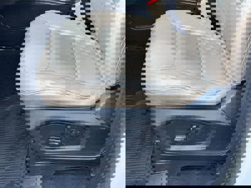 Used 2021 Ford Explorer XLT w/ Equipment Group 202A image 27