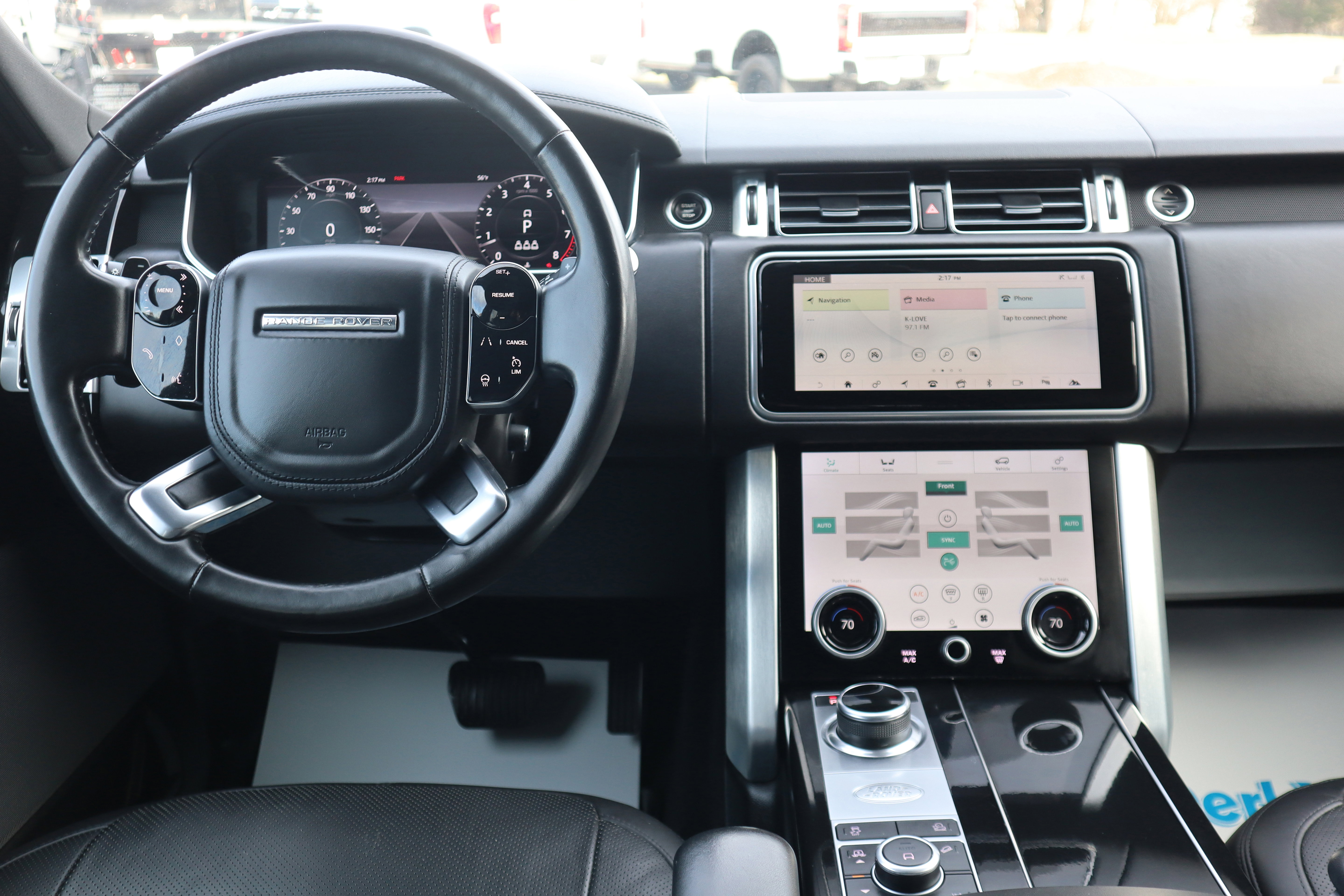 Used 2020 Land Rover Range Rover HSE image 12