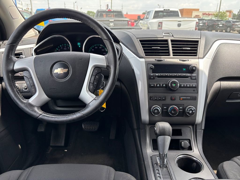 Used 2010 Chevrolet Traverse LT FWD image 28