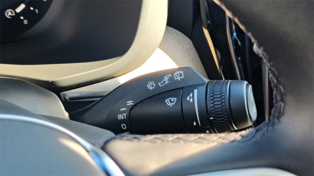 New 2026 Volvo XC60 B5 Plus w/ Climate Package image 18