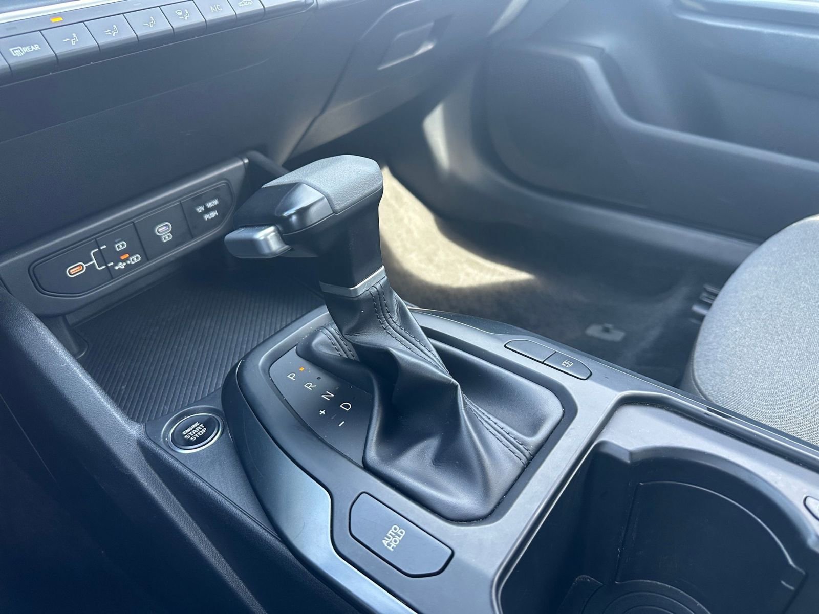 Used 2025 Kia K4 LXS image 40