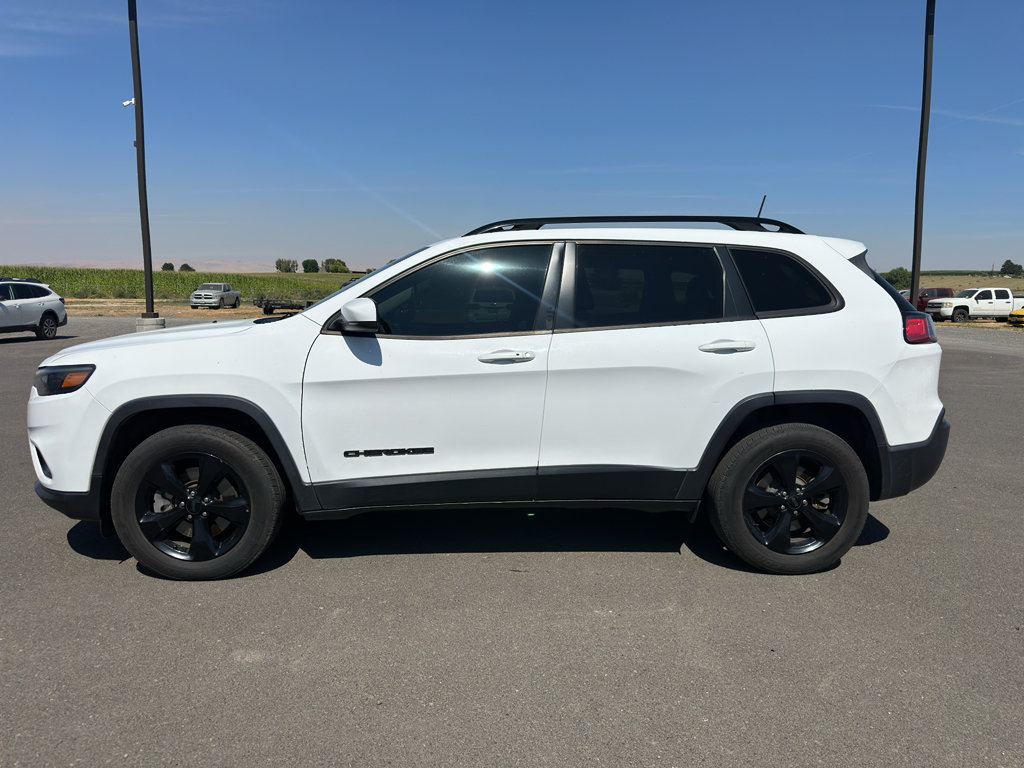 Used 2020 Jeep Cherokee Latitude Plus AWD/4WD image 3