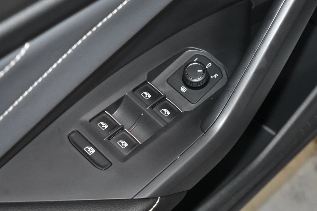 Used 2026 Volkswagen Jetta SEL image 5