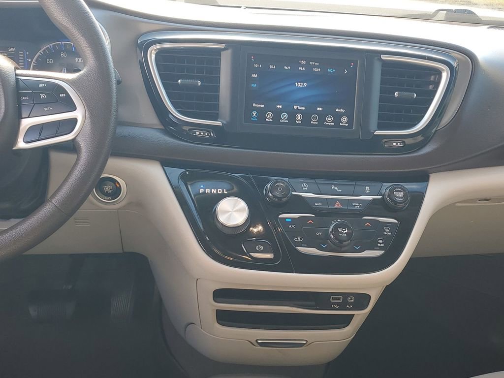 Used 2019 Chrysler Pacifica LX image 28