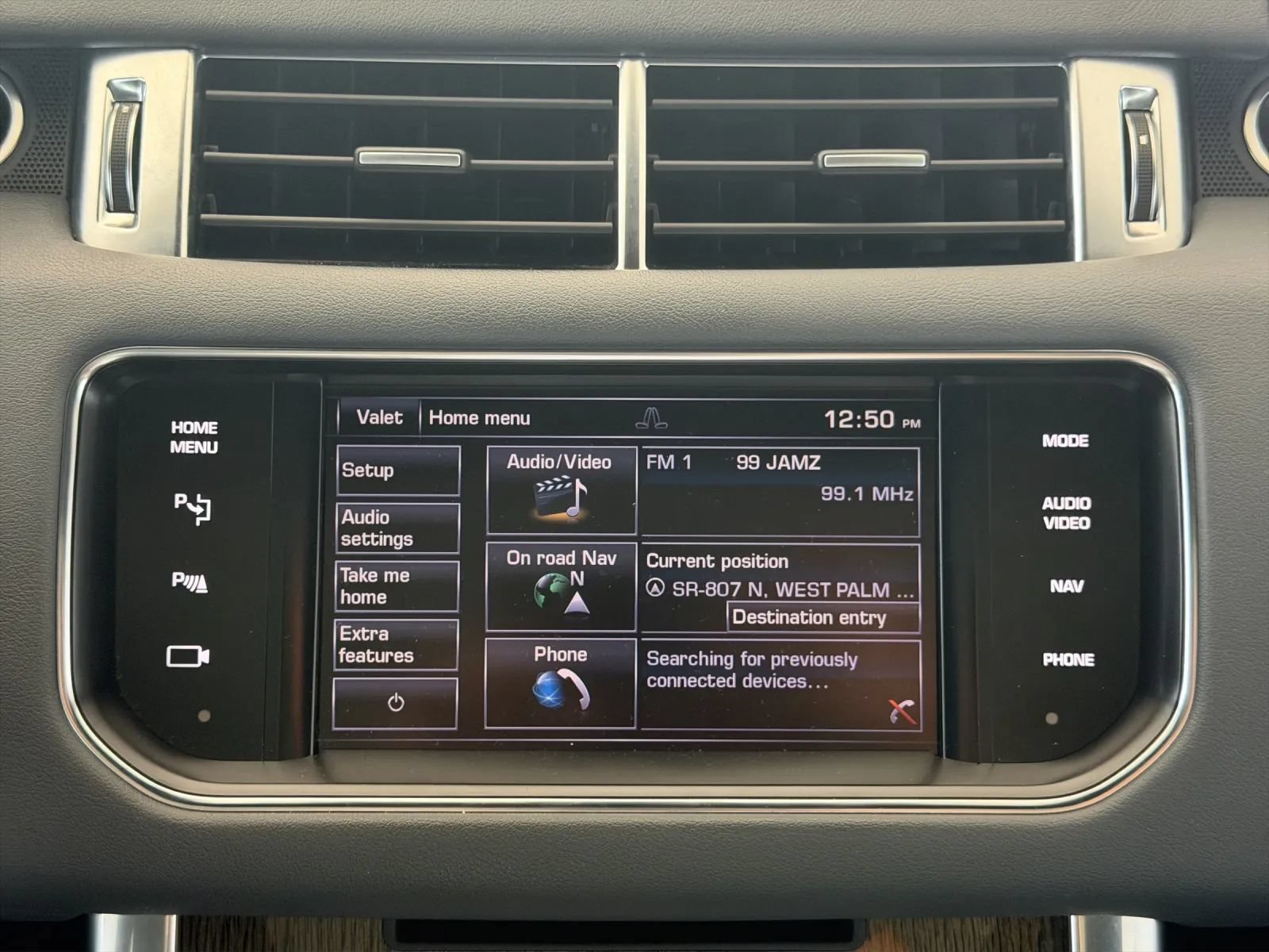 Used 2014 Land Rover Range Rover Sport SE AWD/4WD image 16