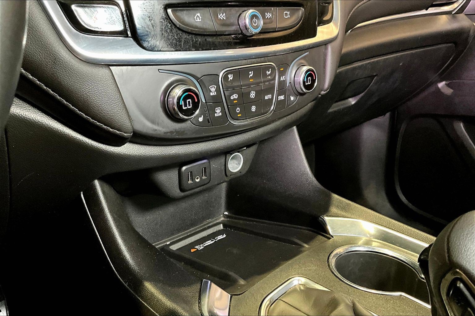 Used 2023 Chevrolet Traverse LT AWD/4WD image 16
