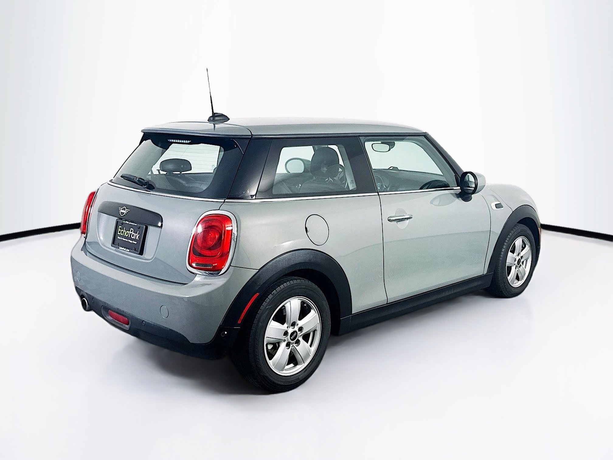 Used 2021 MINI Cooper 2-Door Hardtop w/ Storage Package image 9