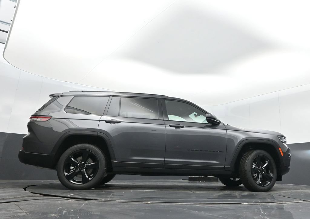 New 2025 Jeep Grand Cherokee L Altitude image 37