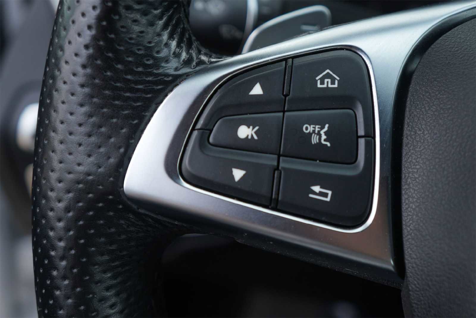 Used 2015 Mercedes-Benz C 400 4MATIC image 25