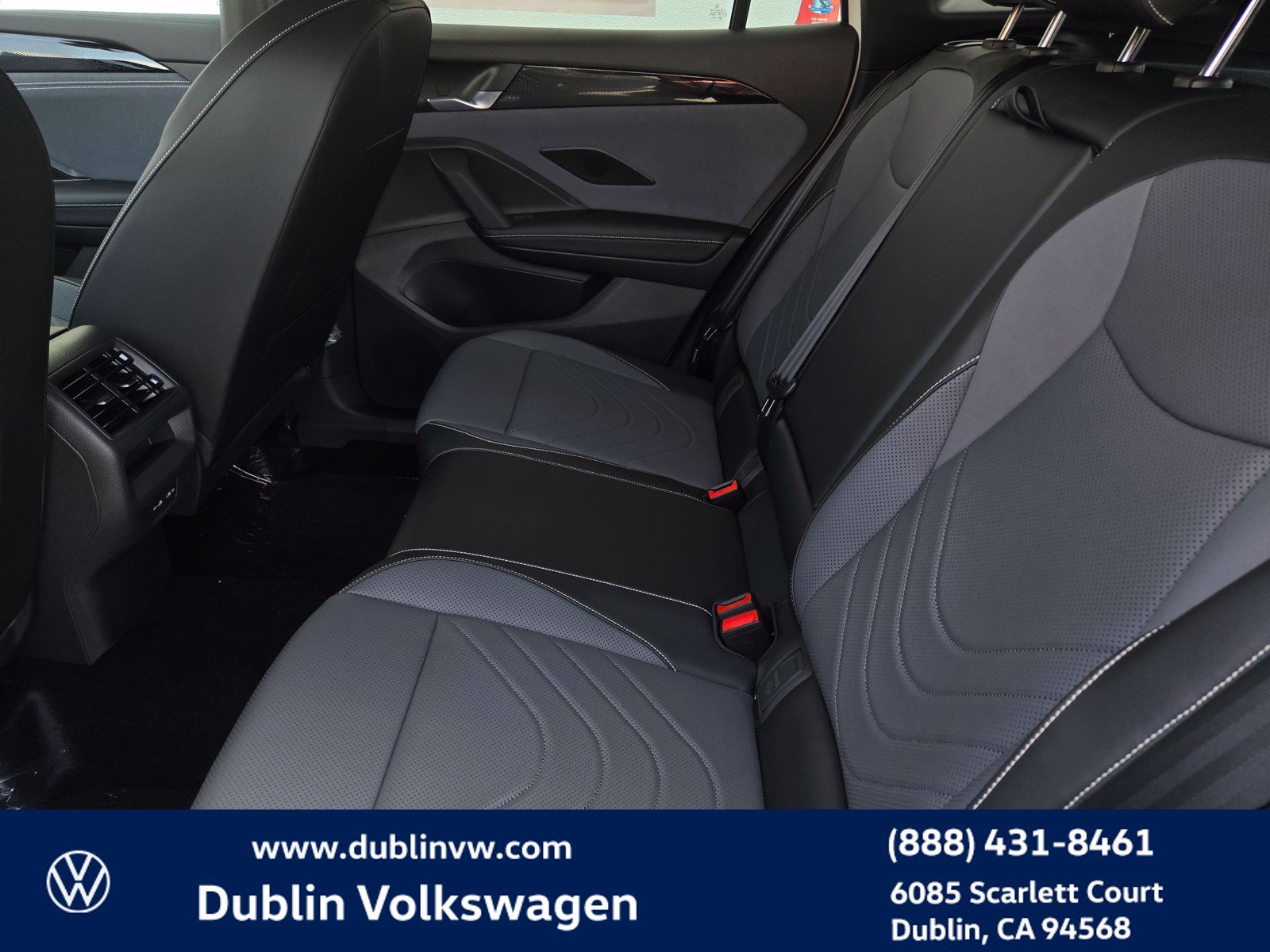New 2026 Volkswagen Tiguan SE R-Line AWD/4WD image 10