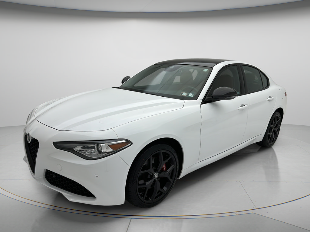 Used 2021 Alfa Romeo Giulia Ti w/ Nero Edizione AWD/4WD image 3