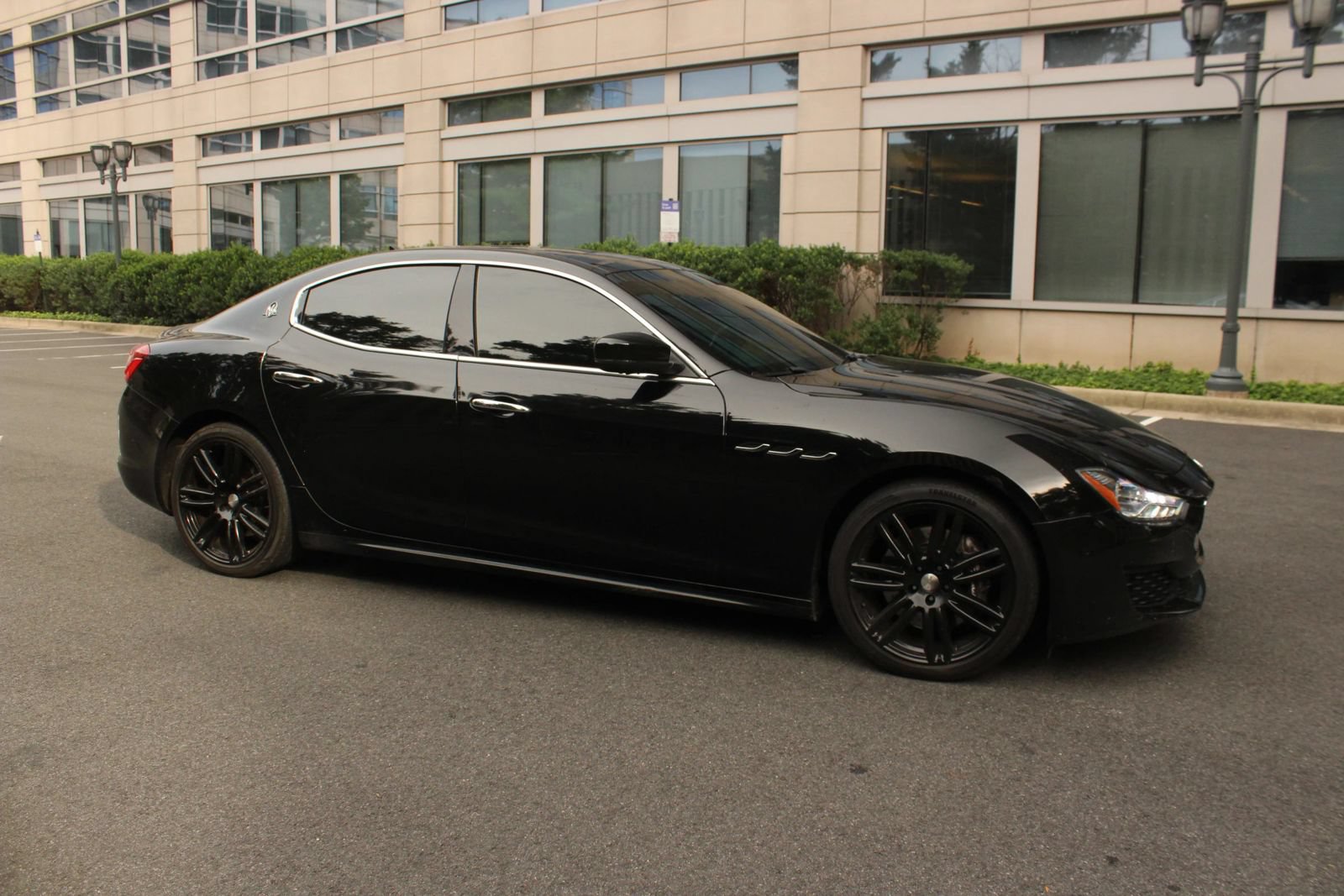 Used 2019 Maserati Ghibli S Q4 AWD/4WD image 2