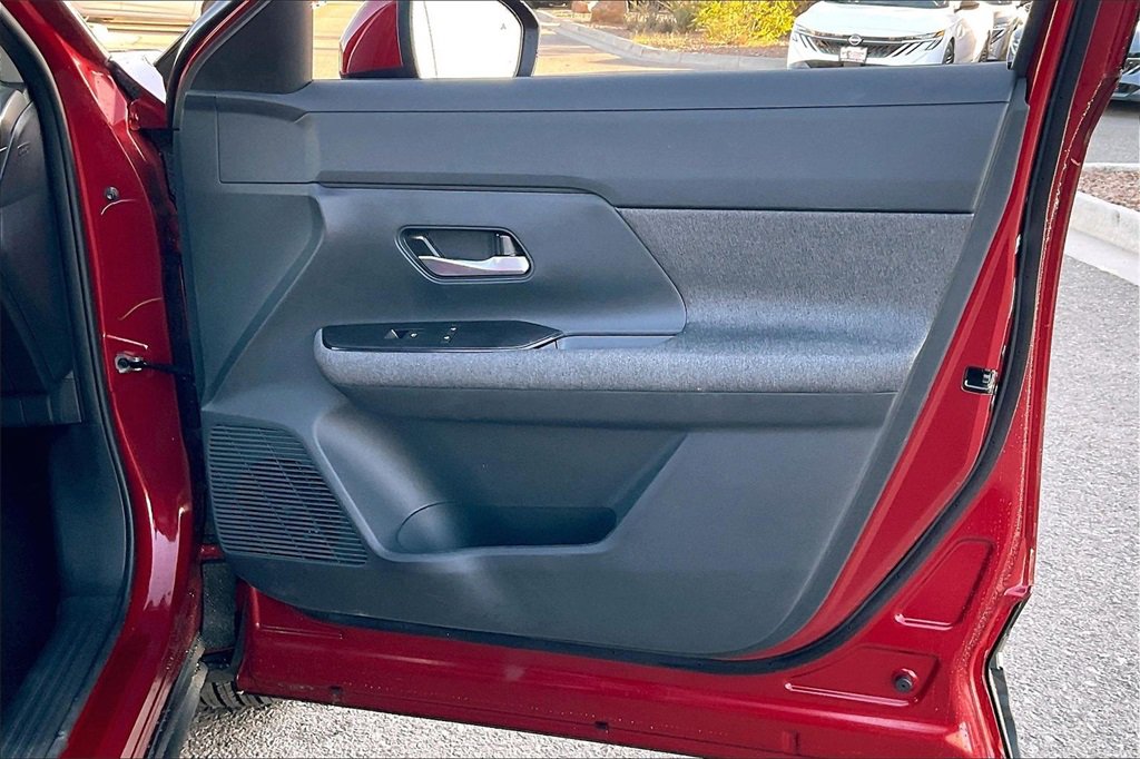 Used 2025 Nissan Kicks SV image 22