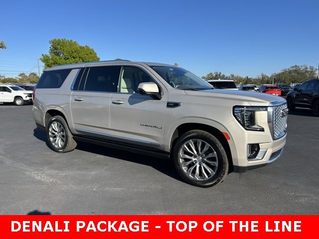 Used 2021 GMC Yukon XL Denali w/ Denali Premium Package image 1