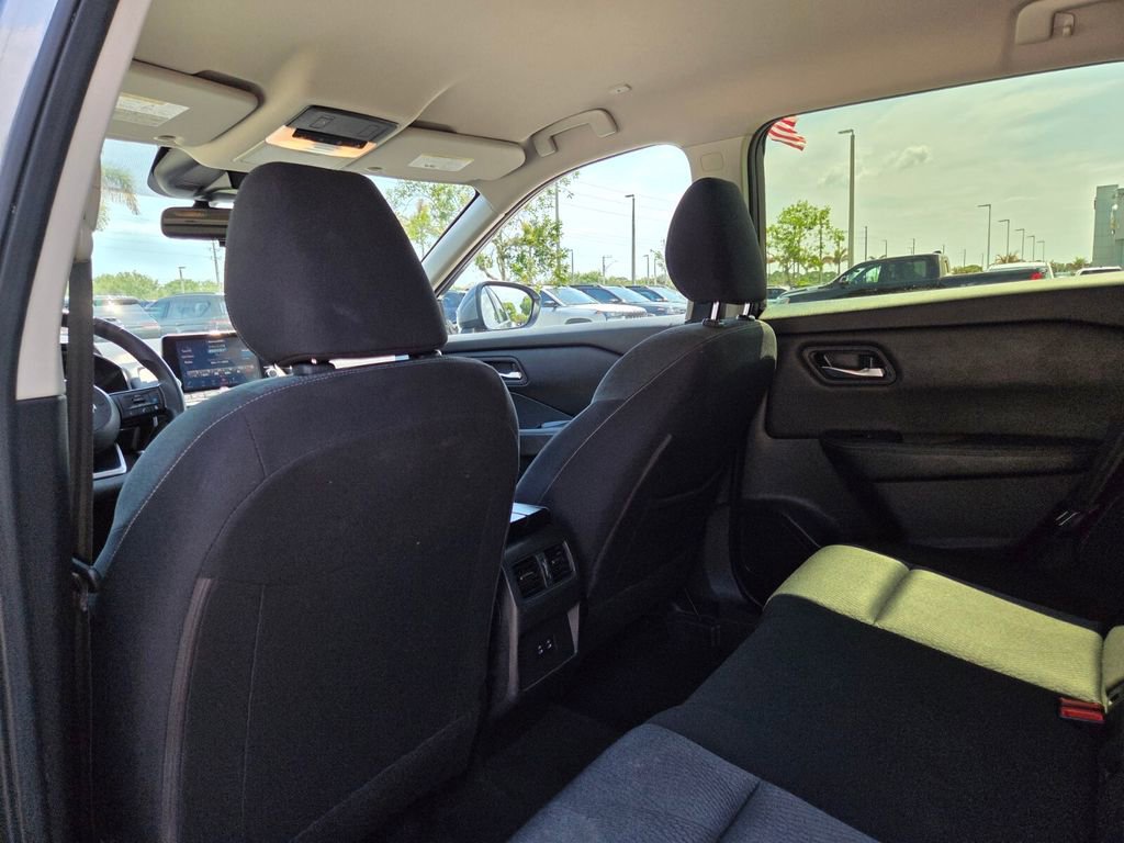 Used 2024 Nissan Rogue SV image 19