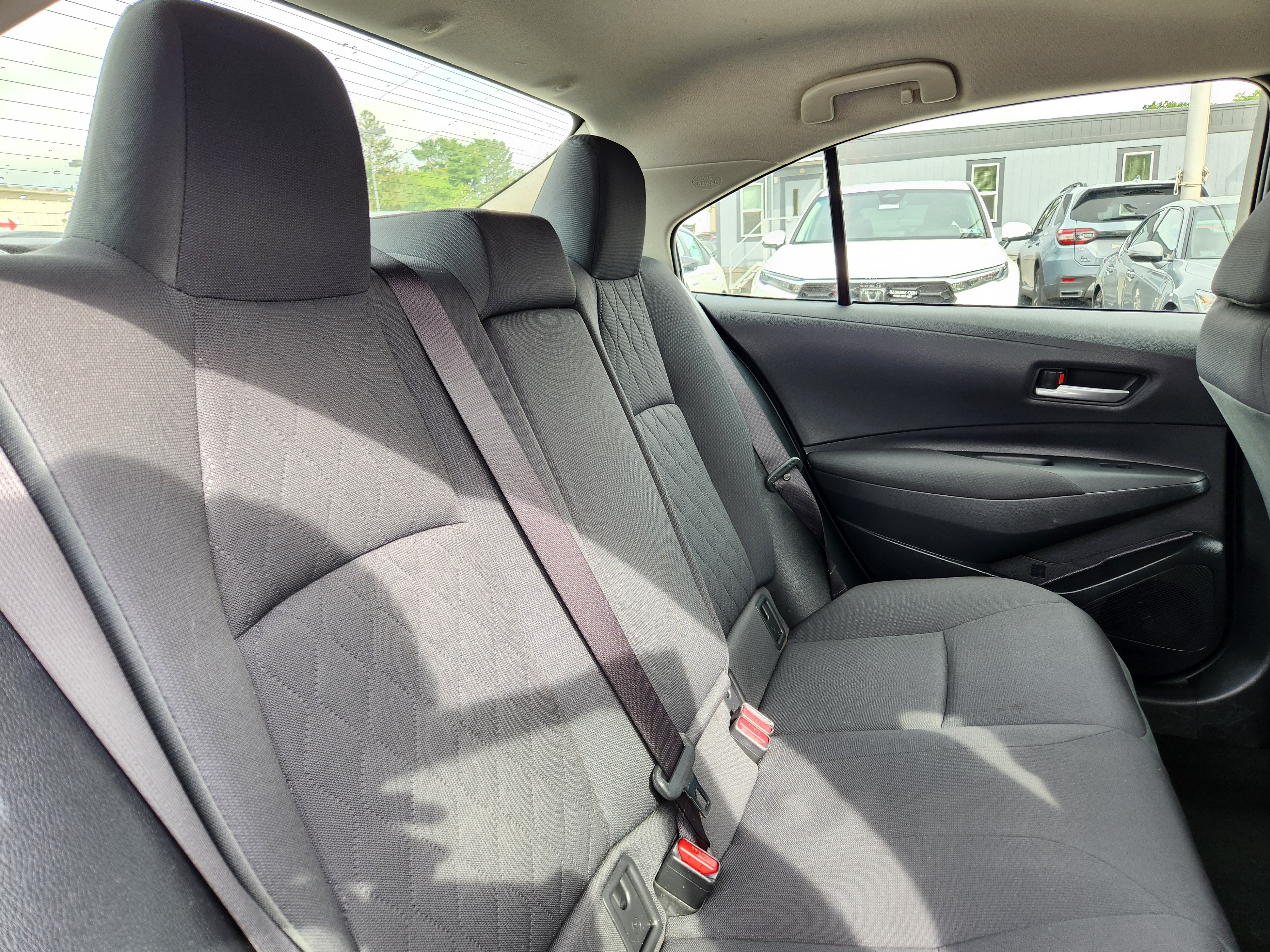 Used 2020 Toyota Corolla LE FWD image 15