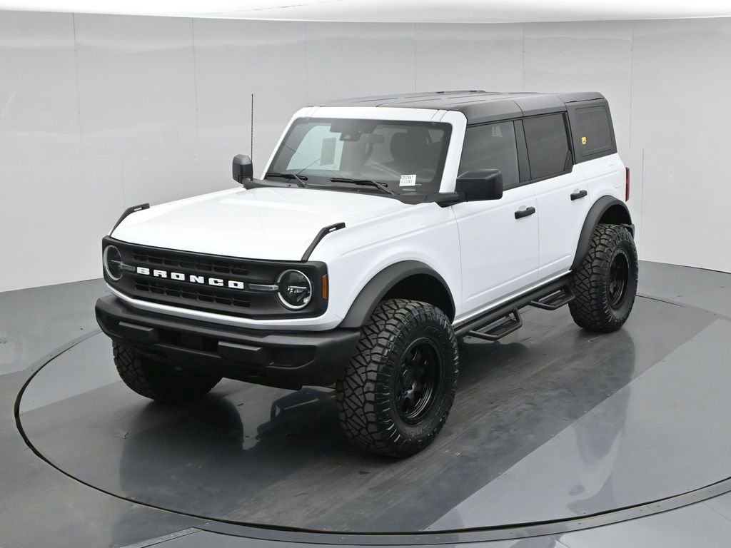 New 2025 Ford Bronco Base image 35