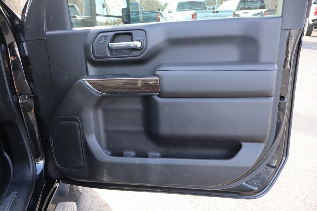 Used 2022 Chevrolet Silverado 3500 LT w/ Convenience Package image 16