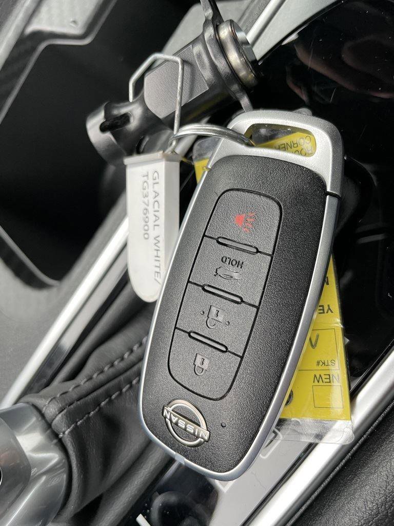 Used 2025 Nissan Sentra SV image 32