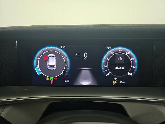 Used 2025 Volkswagen Tiguan SE FWD image 12