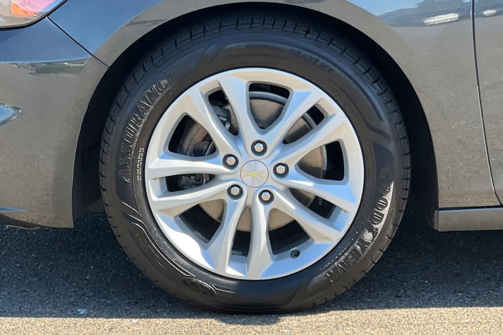 Used 2018 Chevrolet Malibu LT FWD image 30
