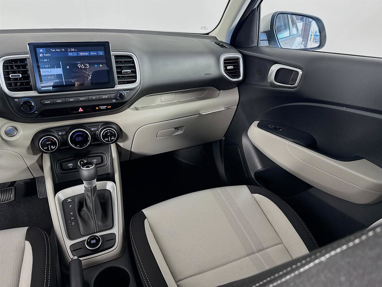 New 2025 Hyundai Venue SEL image 22