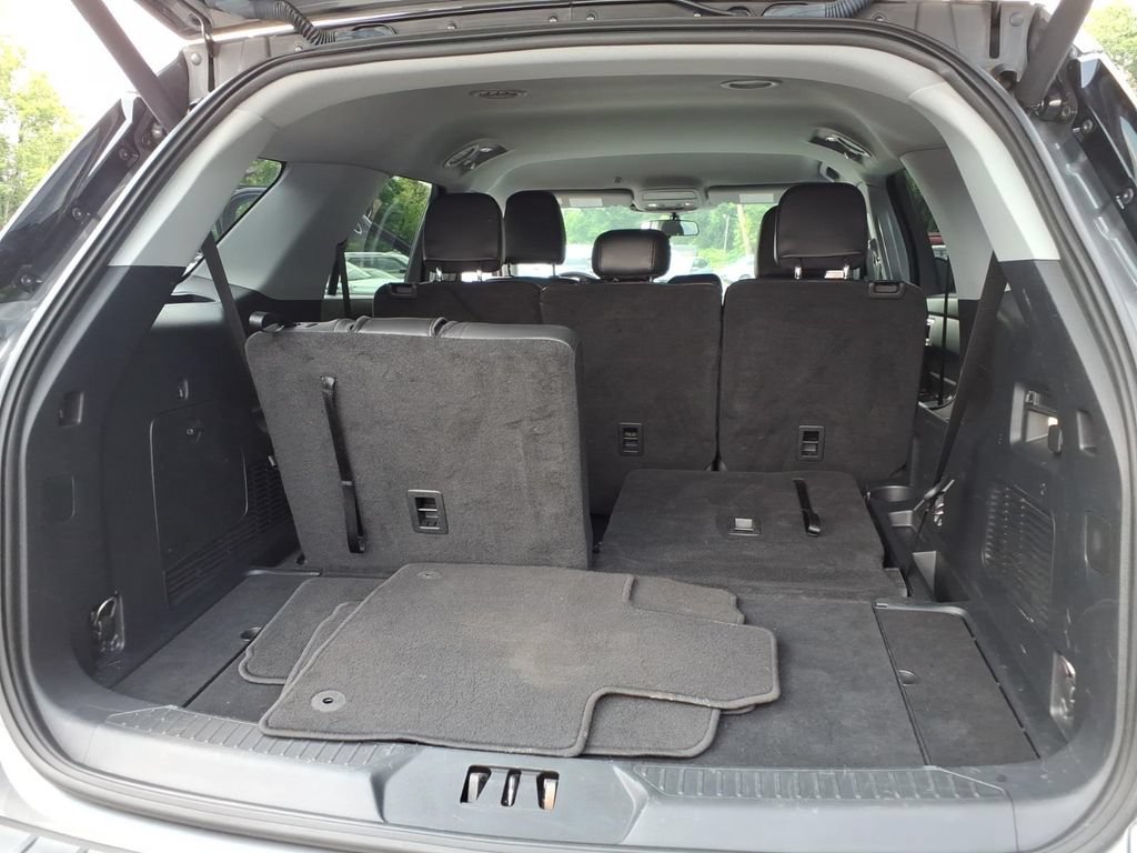 Used 2022 Ford Explorer XLT w/ Equipment Group 202A AWD/4WD image 29