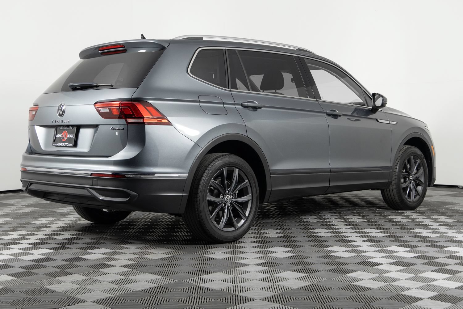Used 2022 Volkswagen Tiguan SE AWD/4WD image 8