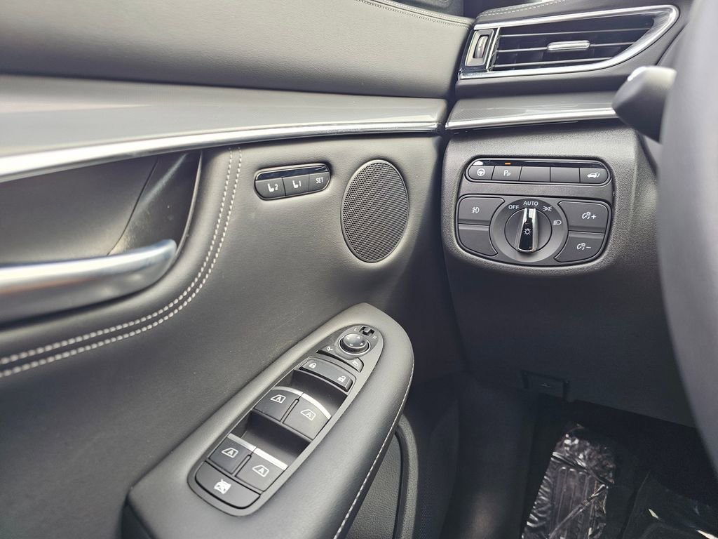 Certified 2025 INFINITI QX55 Luxe w/ Cargo Package image 30