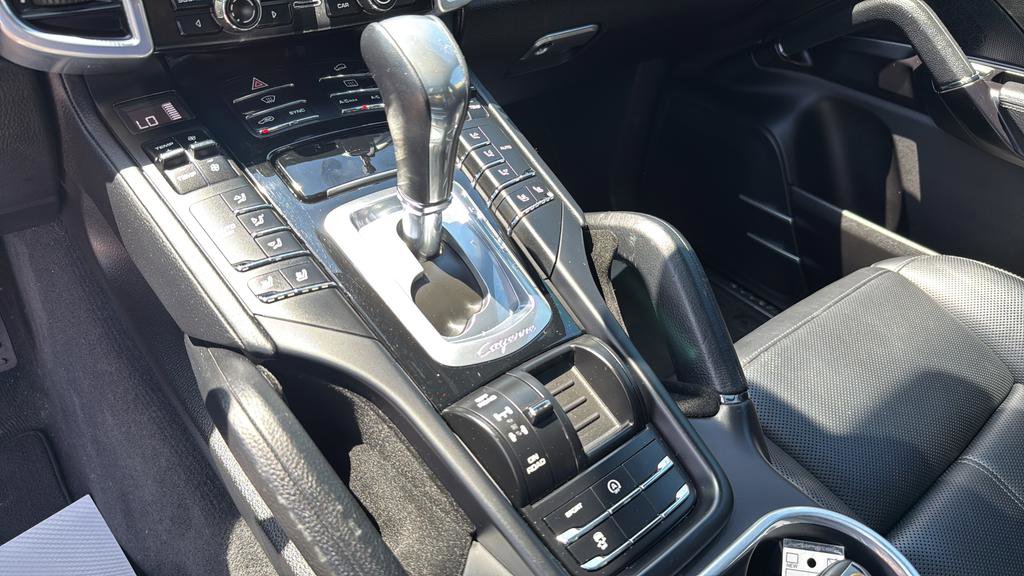 Used 2016 Porsche Cayenne AWD/4WD image 29