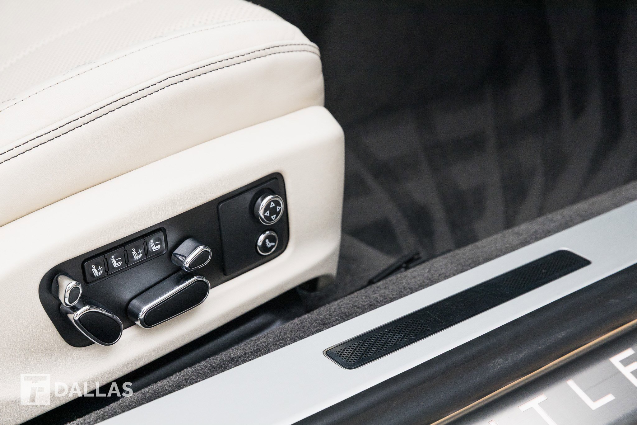 Used 2022 Bentley Continental GT image 34