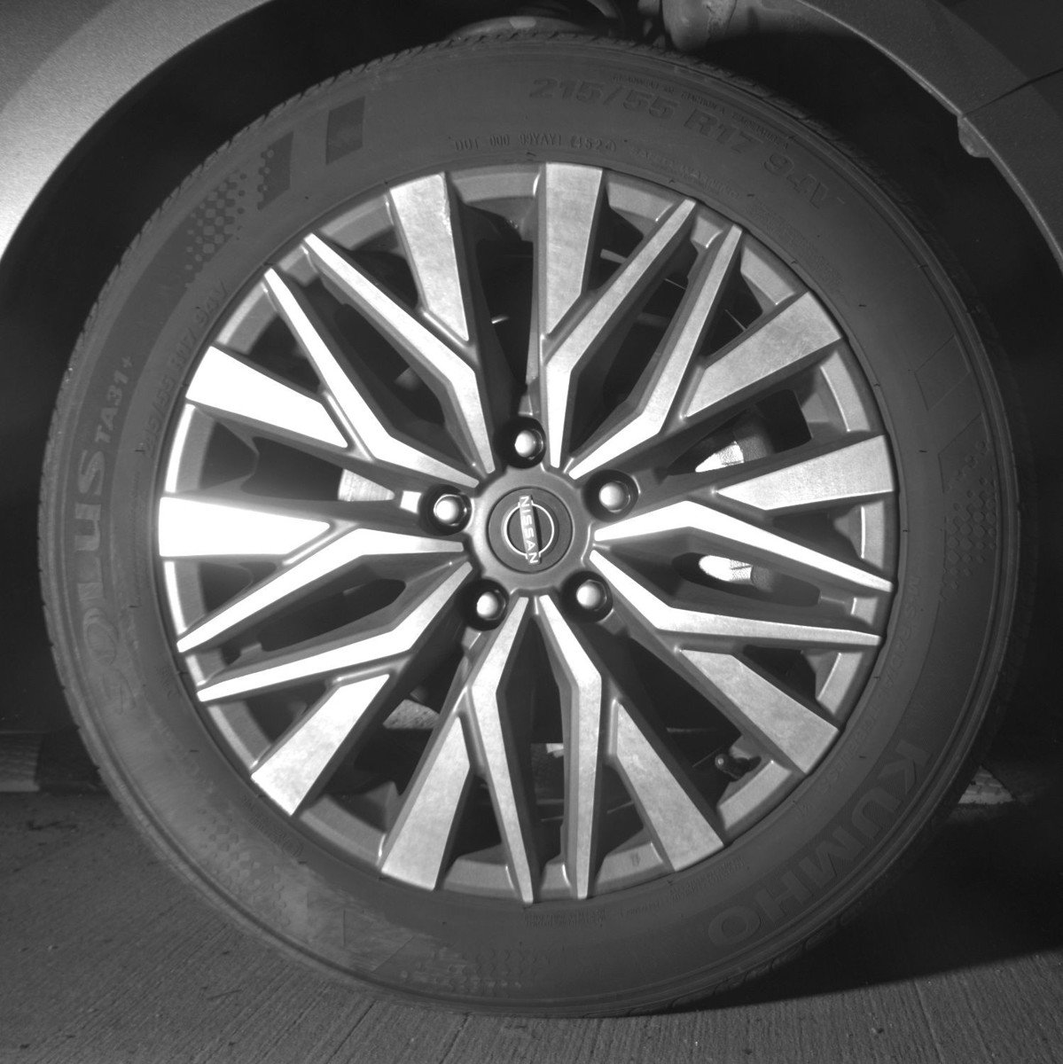 Used 2025 Nissan Altima 2.5 SV image 13