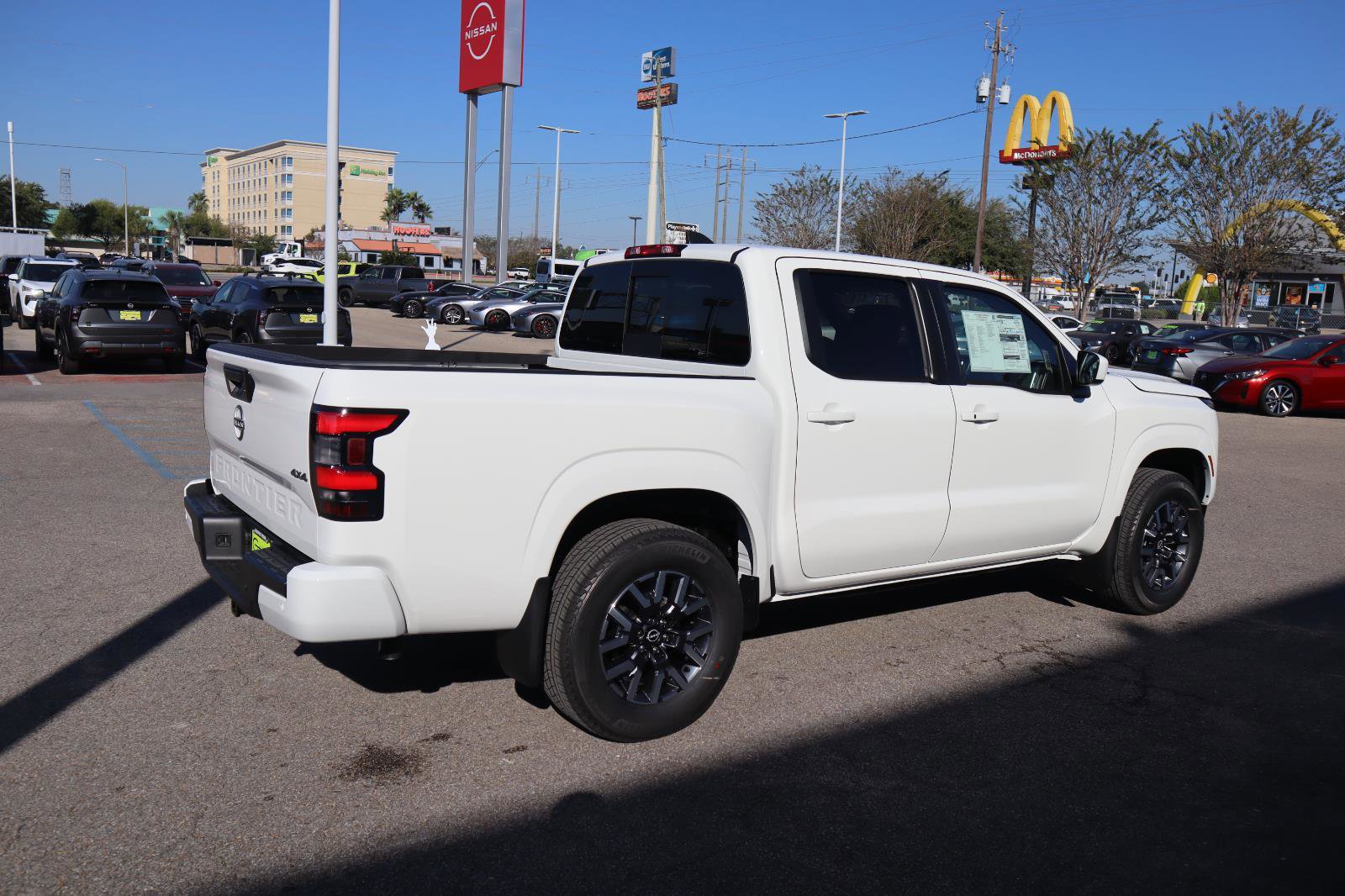 New 2026 Nissan Frontier 4x4 Crew Cab image 14