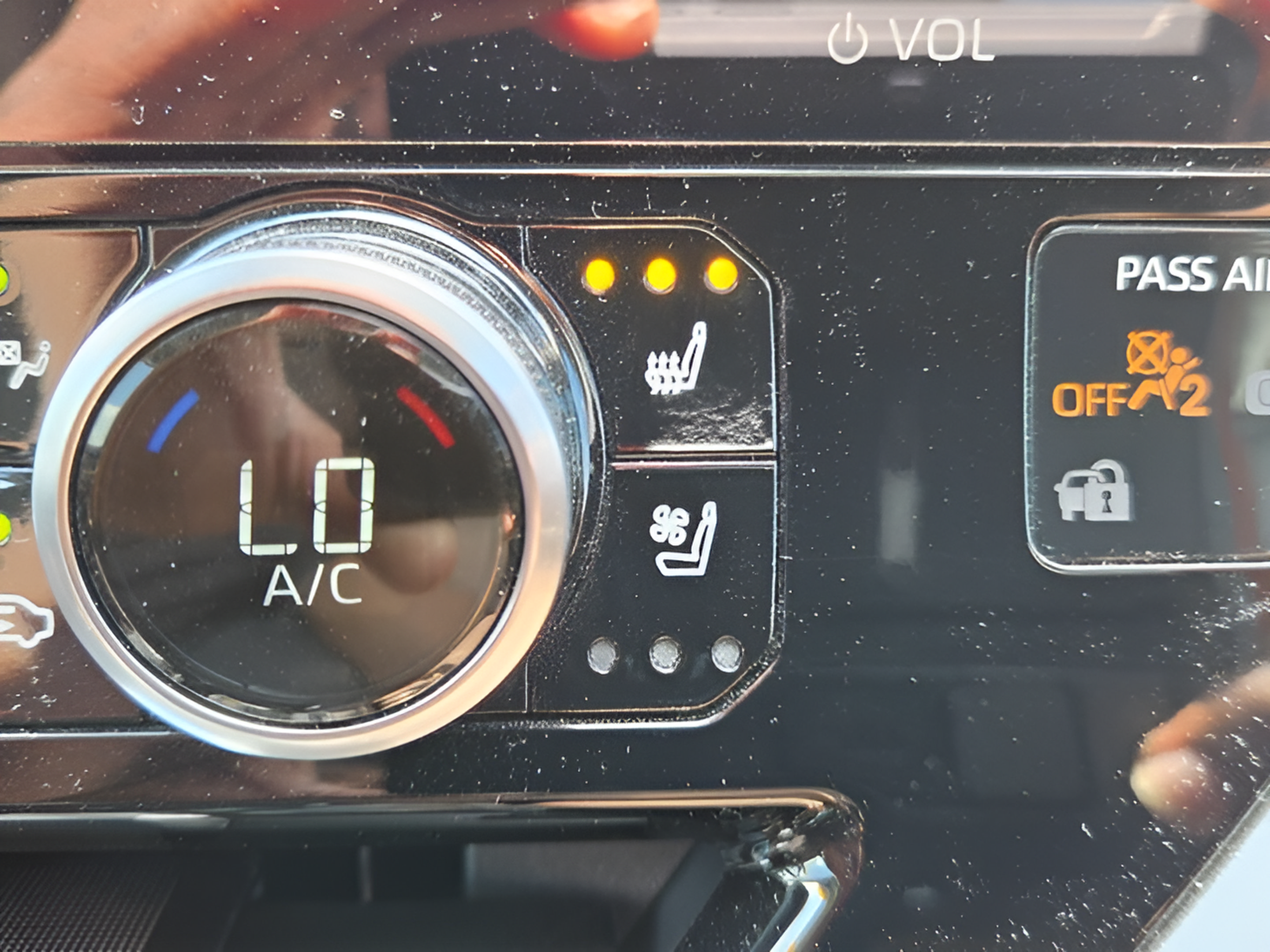Used 2025 Toyota Highlander Limited AWD/4WD image 20